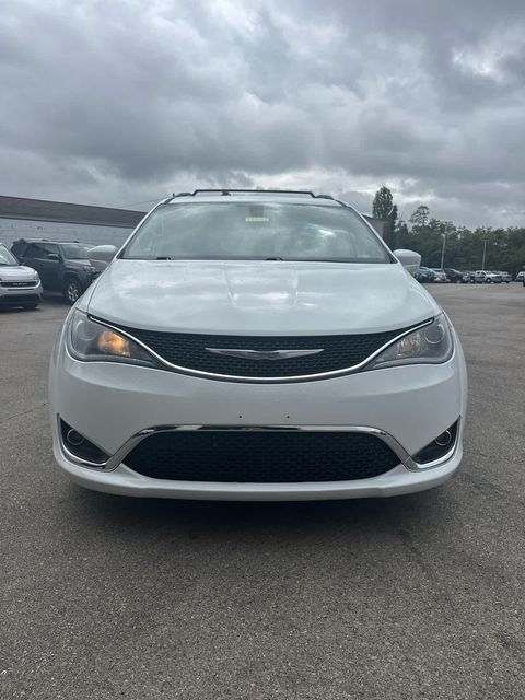 Used 2017 White Chrysler Touring L image 20
