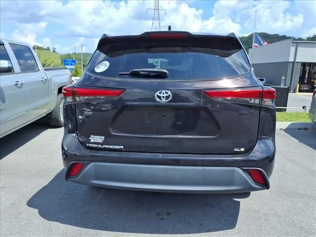 Used 2022 Brown Toyota XLE image 12