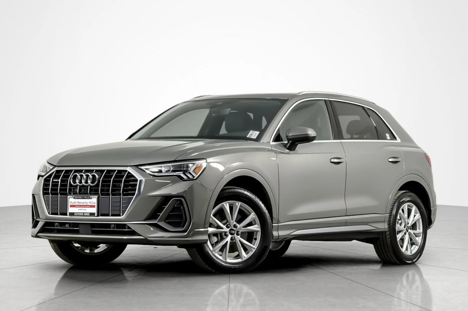 2025 Audi Q3 45 TFSI S Line Premium quattro's photo