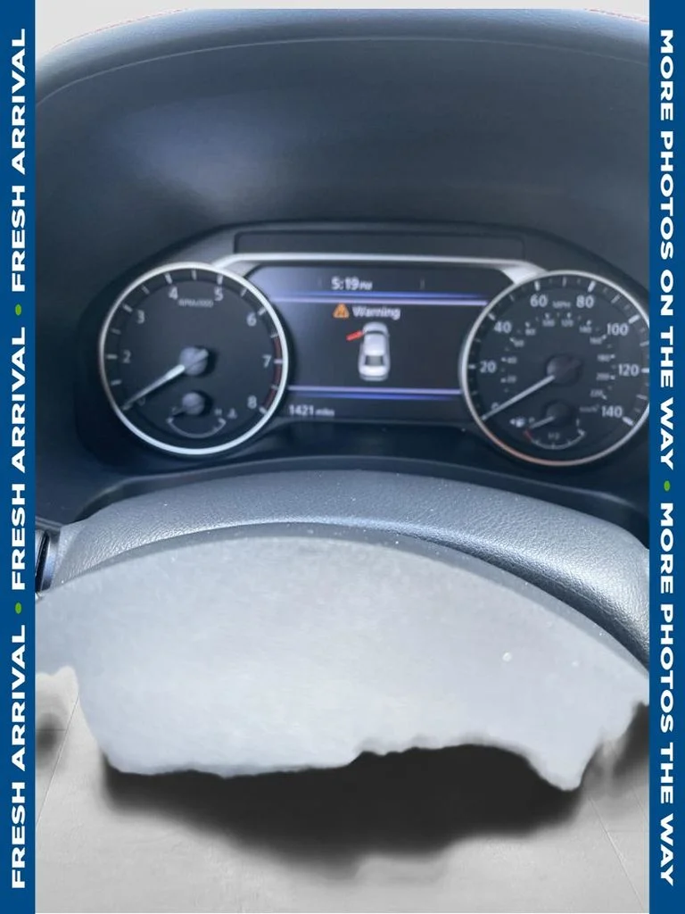 Used 2025 Silver Nissan 2.5 SR image 1