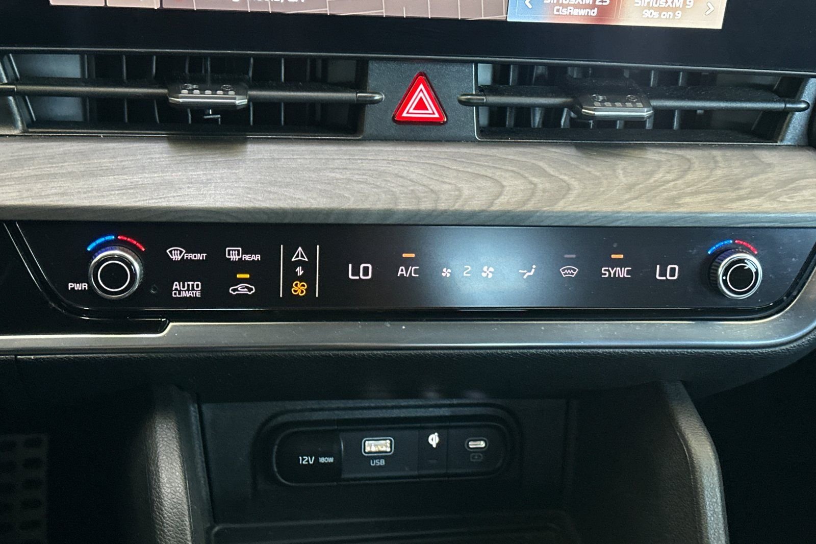 Used 2024 Green Kia X-Pro Prestige image 23