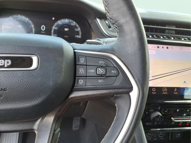 Used 2022 White Jeep Limited image 22