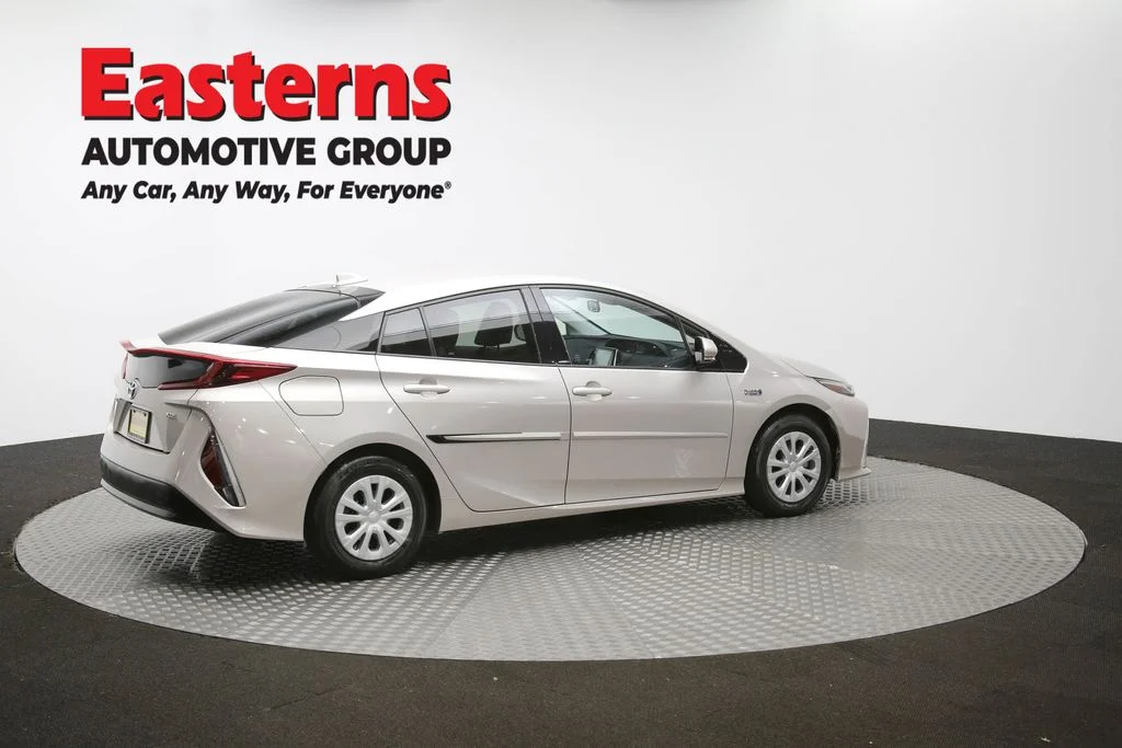 Used 2020 Gray Toyota XLE image 40
