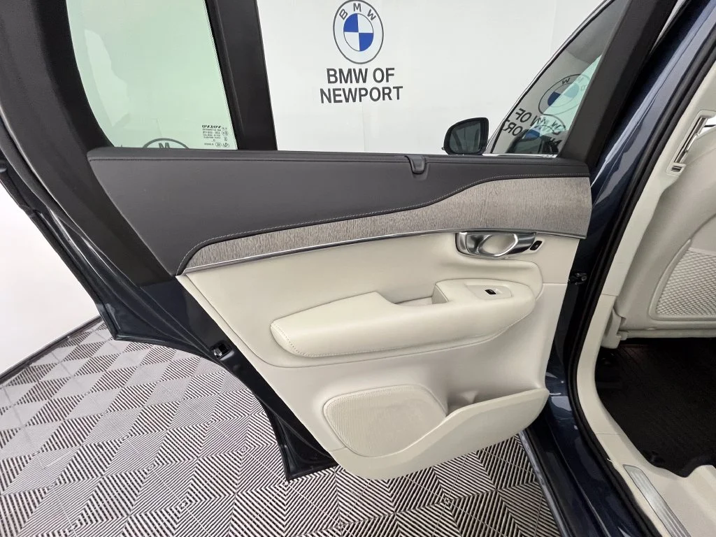 Used 2025 Denim Blue Metallic Volvo B6 Ultra image 28
