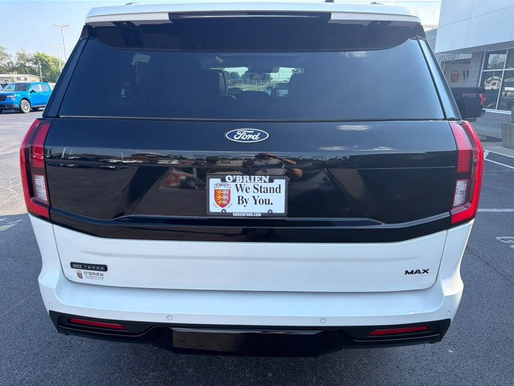 New 2027 Star White Metallic Tri-Coat Ford MAX Platinum image 4