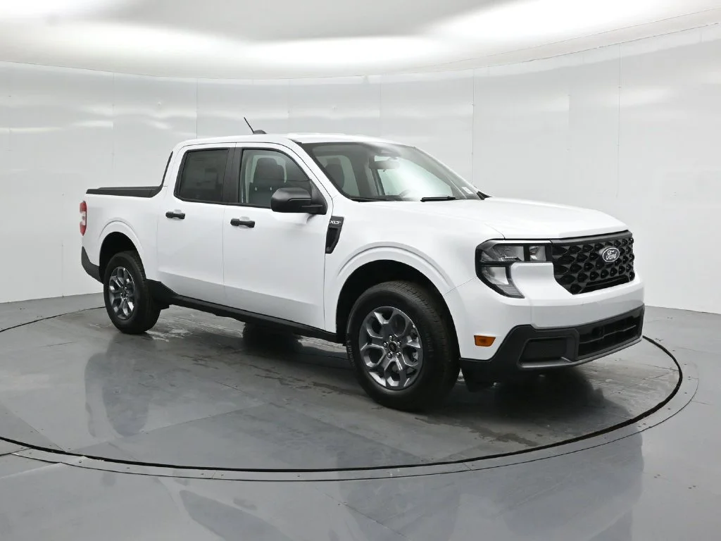 New 2026 Oxford White Ford XLT image 21