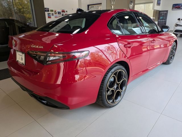 New 2025 Alfa Rosso (Red) Exterior Paint Alfa Romeo Intensa image 4