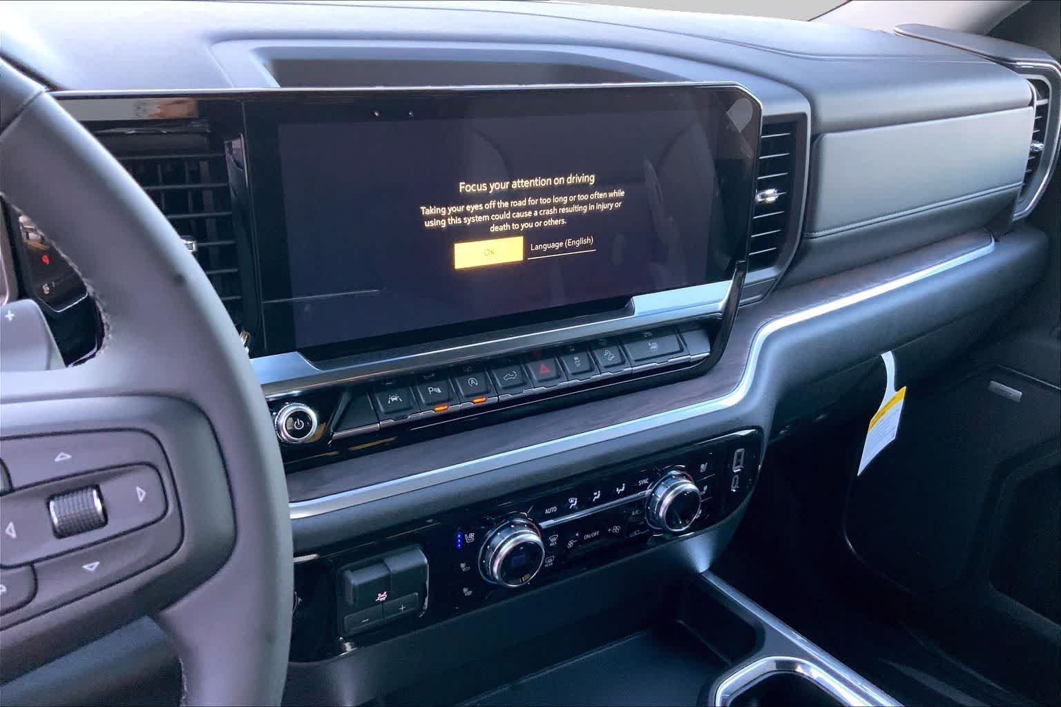 2026 GMC Sierra 1500 SLT - Photo 6