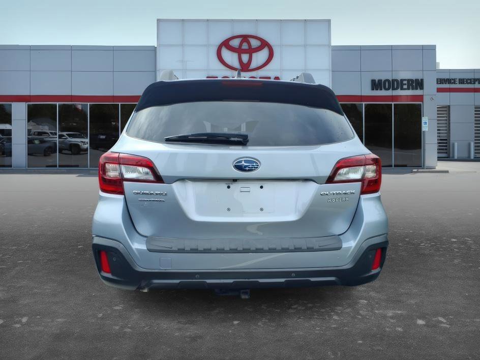 Used 2019 Ice Silver Metallic Subaru Limited image 4