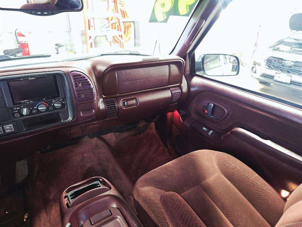 Used 1999 Summit White GMC BASE image 25