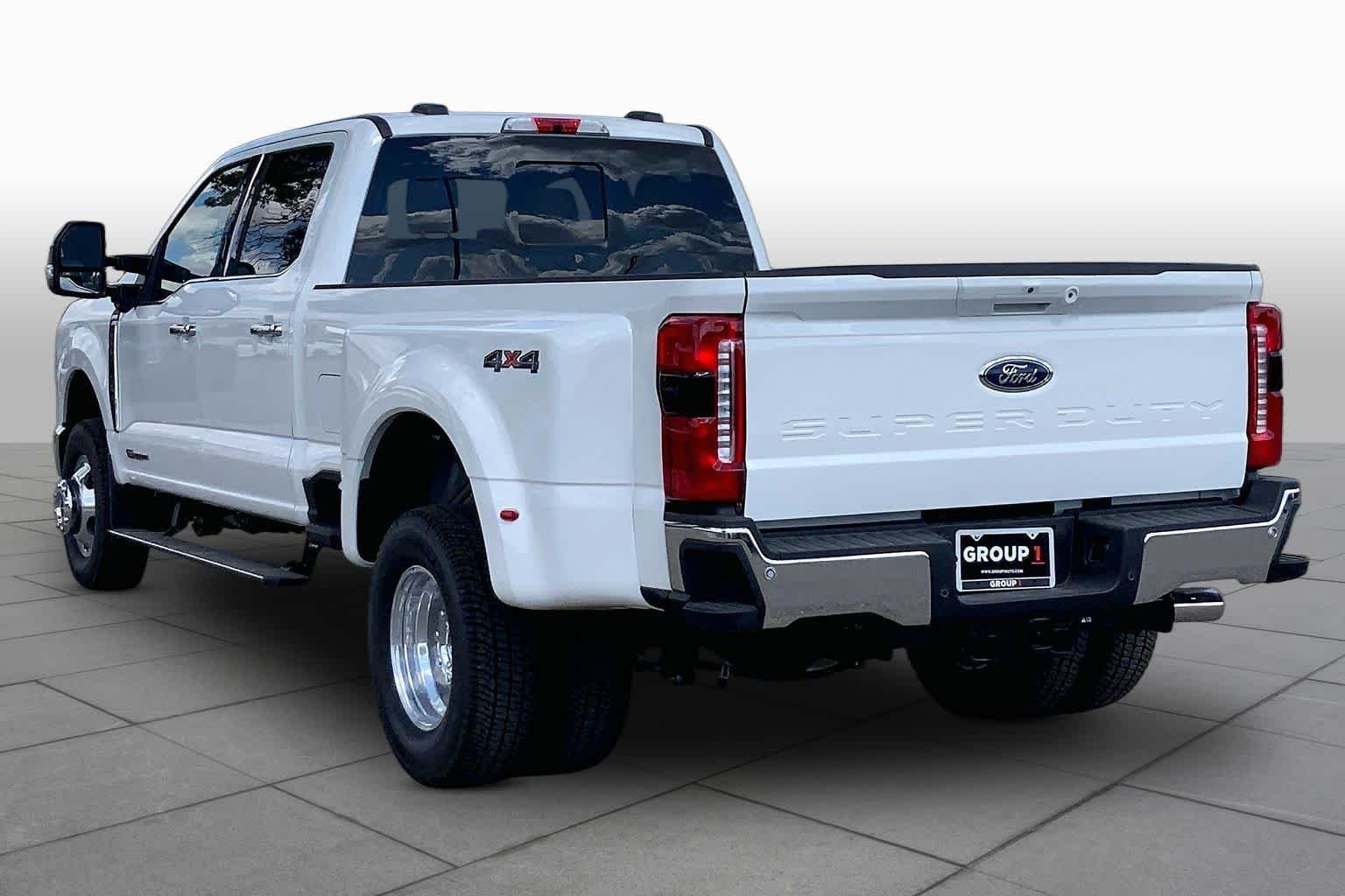 New 2026 Star White Metallic Tri-Coat Ford F-350® Lariat® image 12