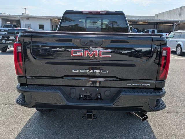 Used 2024 Onyx Black GMC Denali image 4