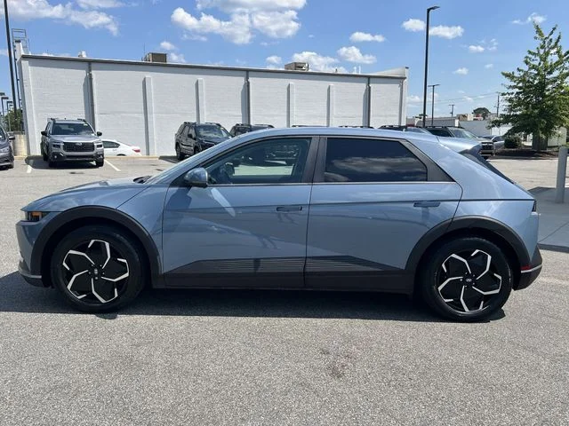 Used 2023 Blue Hyundai SEL image 10