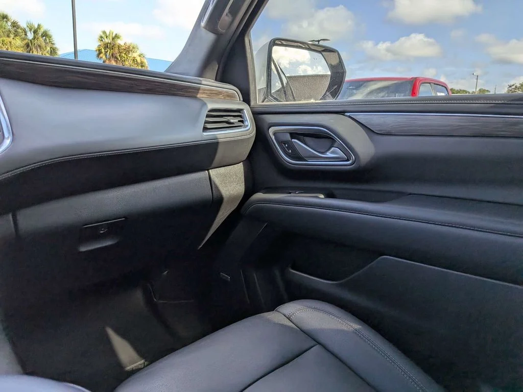 Used 2022 White Chevrolet Z71 image 18