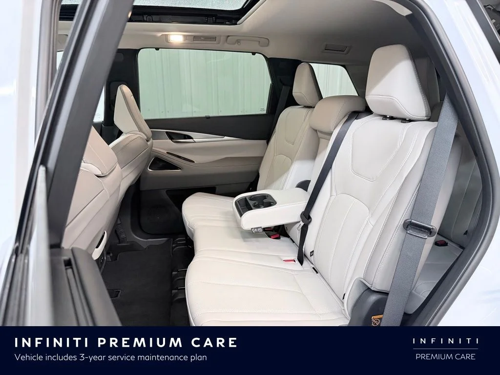 New 2026 RADIANT WHITE INFINITI Luxe FWD image 33
