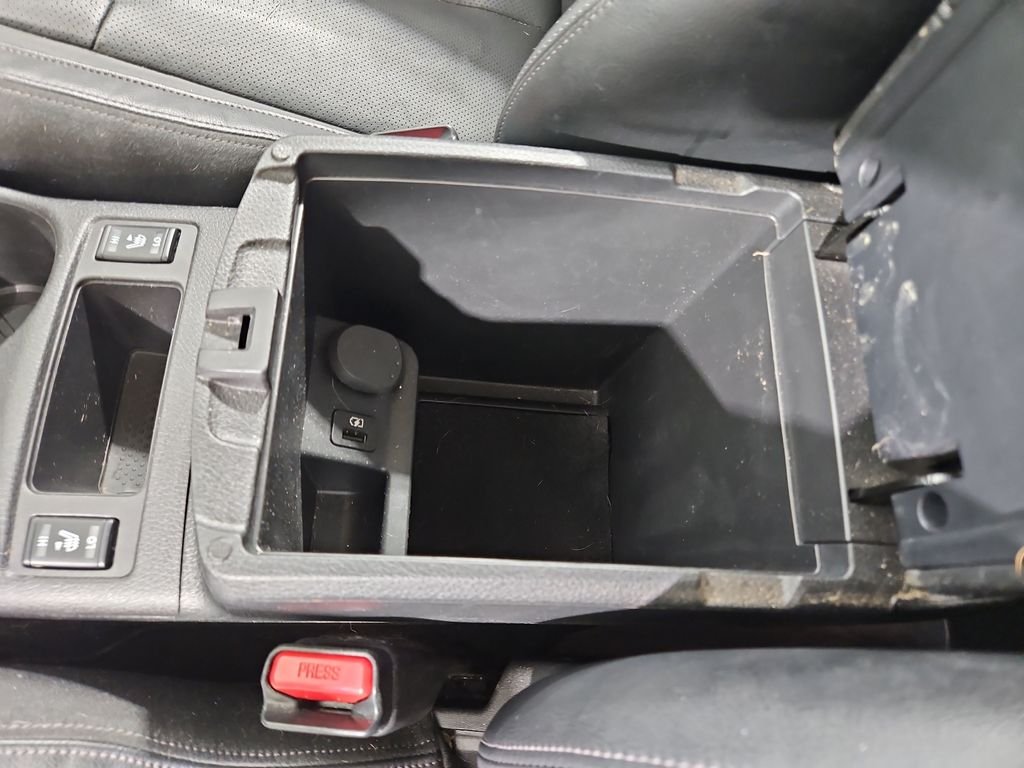 Used 2018 Silver Nissan SL image 26