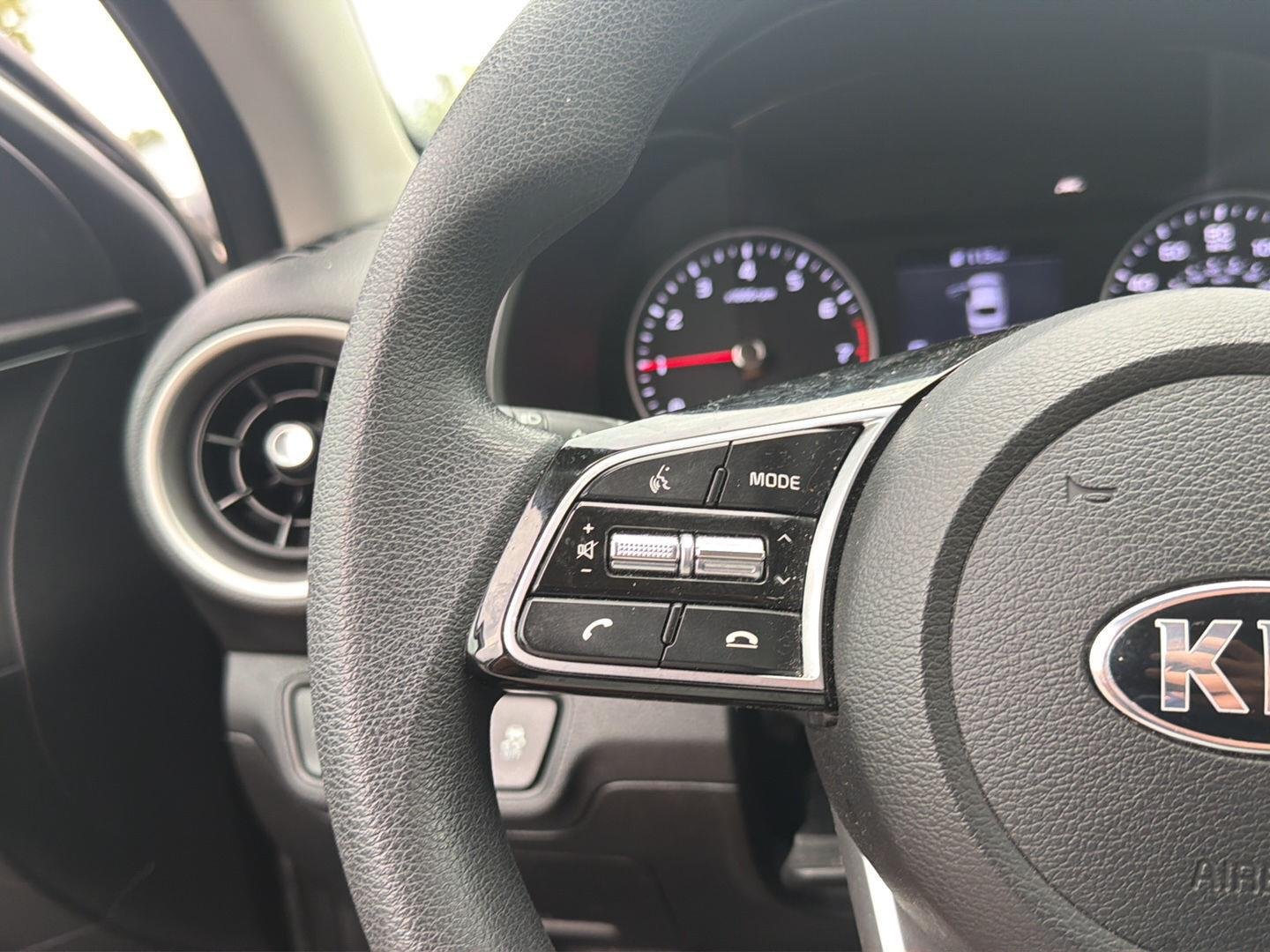 Used 2020 Silky Silver Kia  image 11