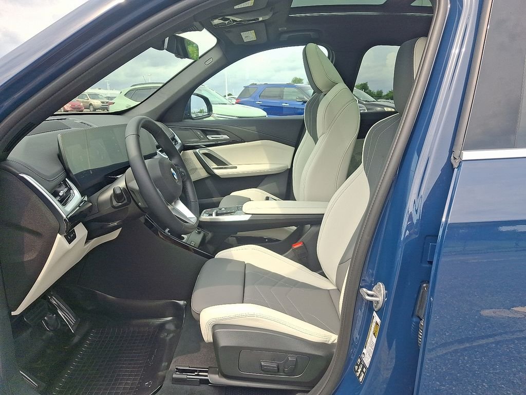 New 2027 Night Dusk Blue Metallic BMW xDrive28i image 6
