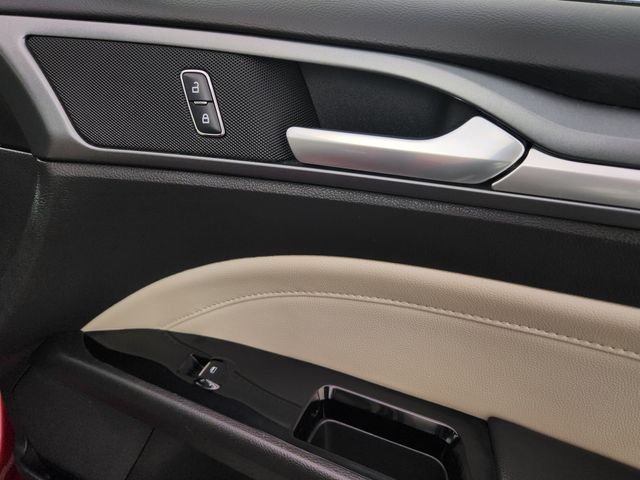 2016 Ford Fusion Energi Titanium - Photo 15