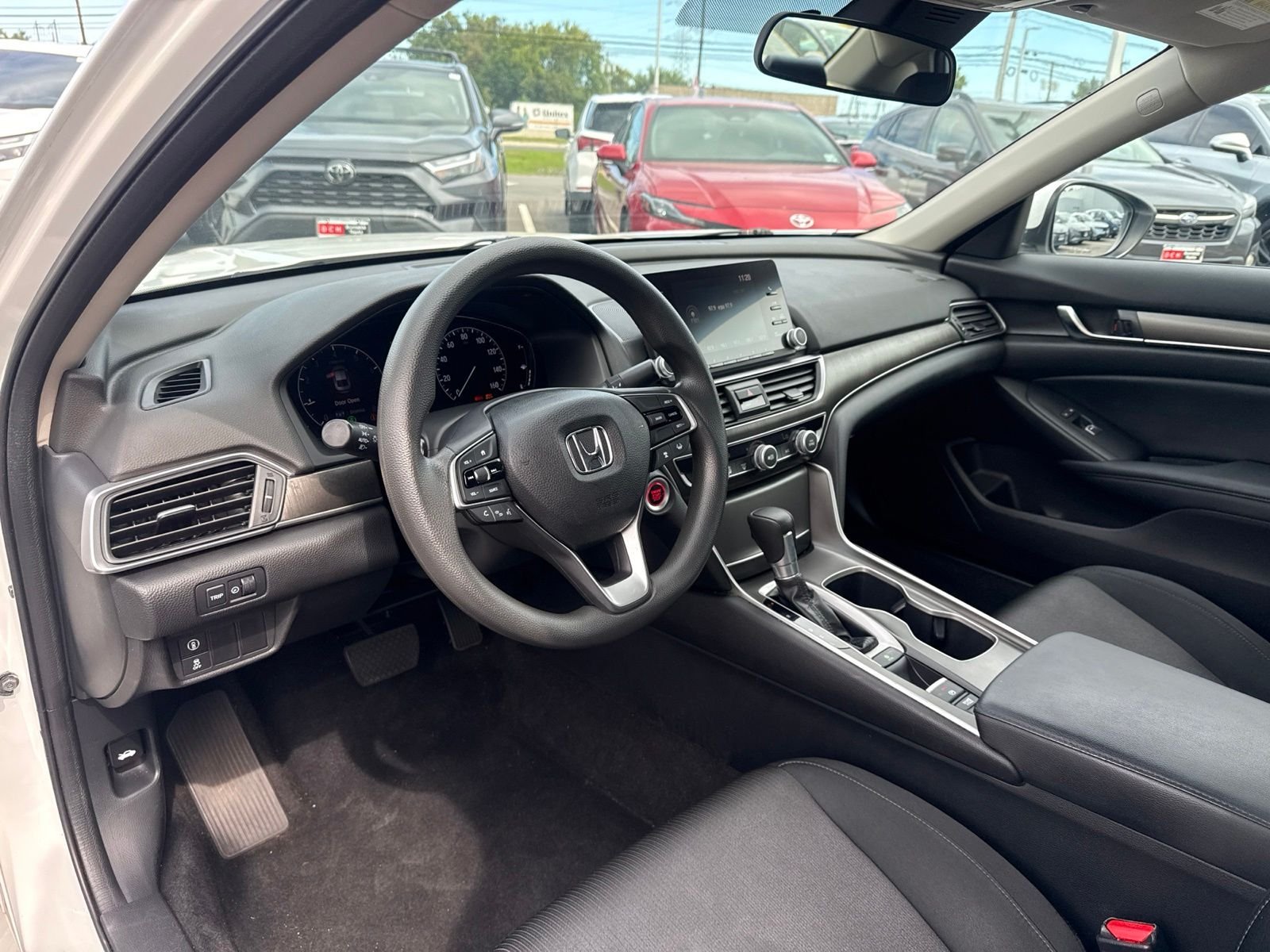Used 2018 White Honda LX image 10