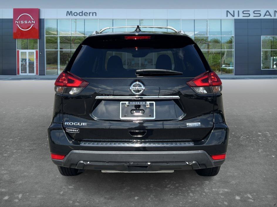 Used 2019 Magnetic Black Pearl Nissan S image 6
