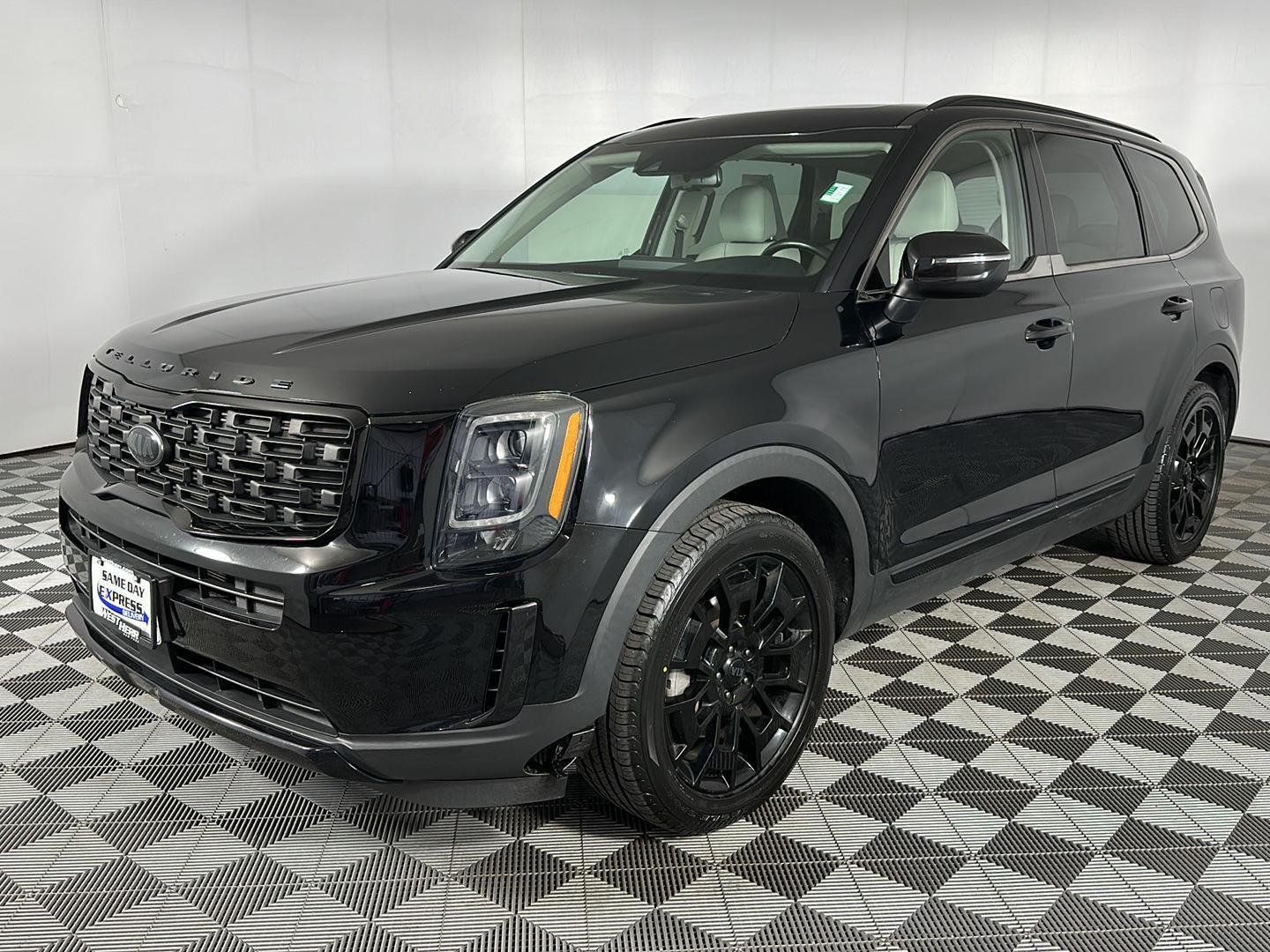 Used 2021 Ebony Black Kia EX image 3