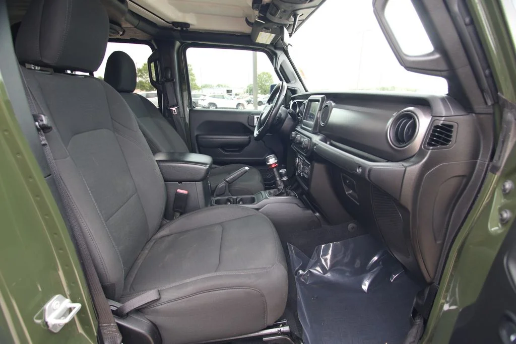 Used 2022 Green Jeep Sport image 8