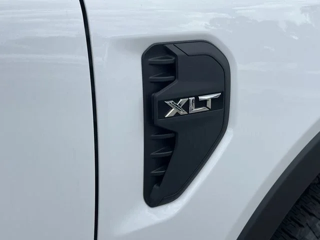 New 2026 Oxford White Ford XLT image 14
