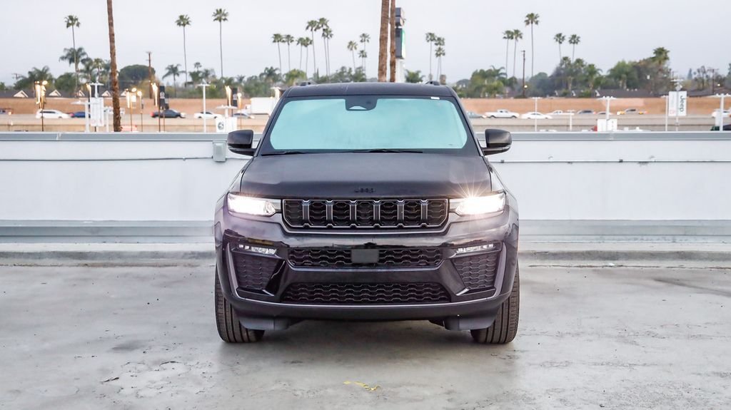 New 2026 Diamond Black Jeep Limited image 3
