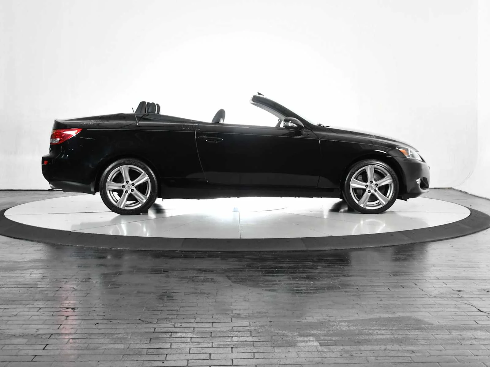 Used 2012 Obsidian Lexus  image 9