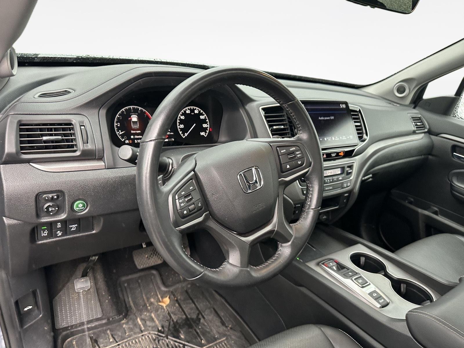Used 2024 Sonic Gray Pearl Honda RTL image 10
