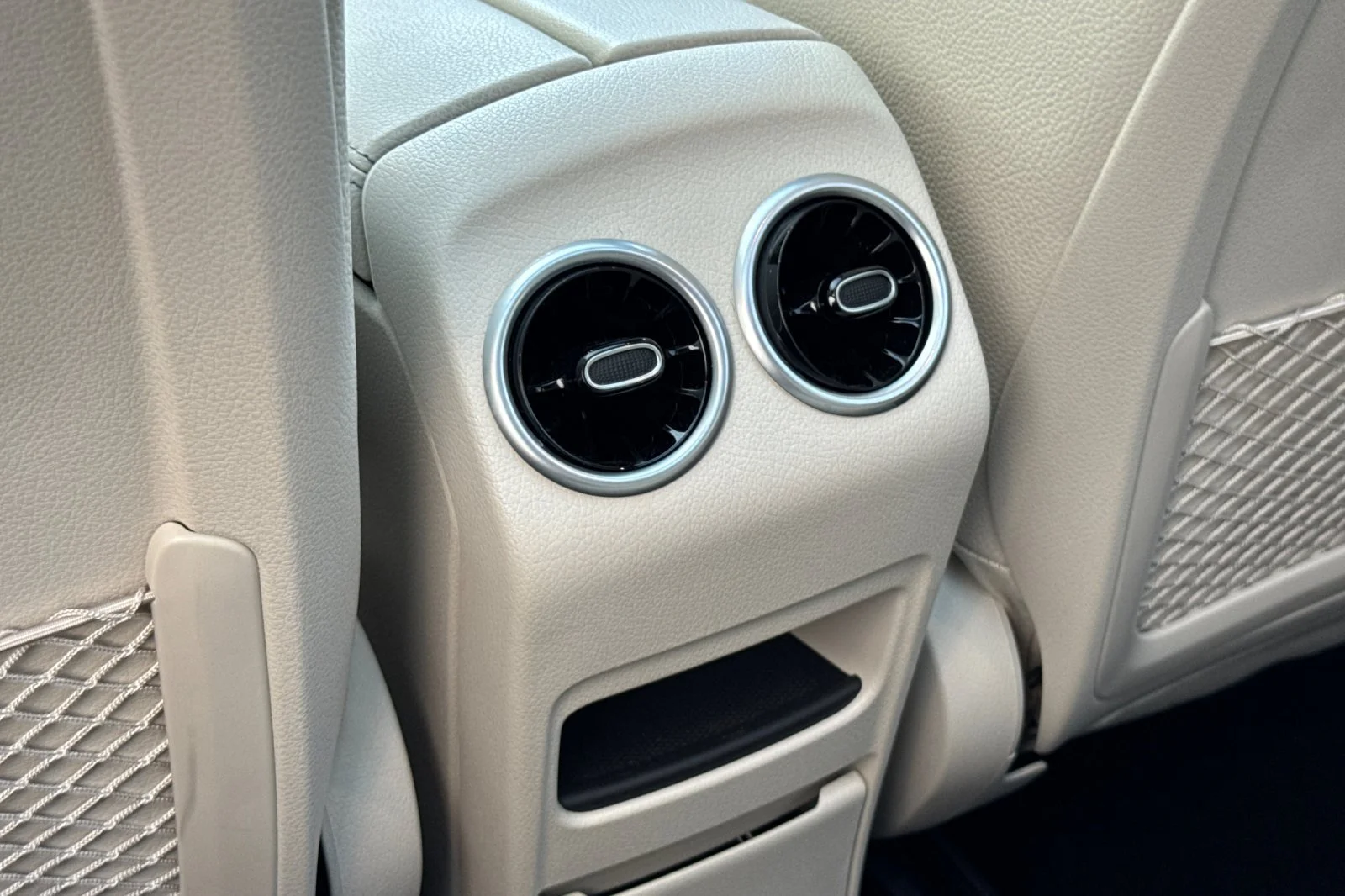 Used 2026 White Mercedes-Benz GLB 250 image 14