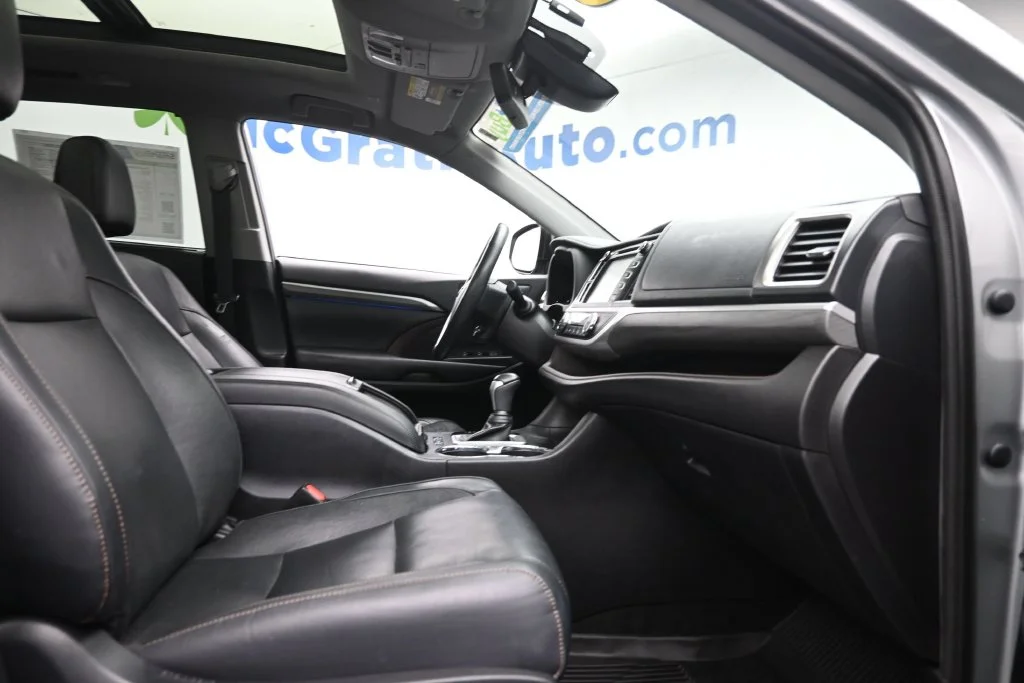 Used 2019 Silver Toyota Limited Platinum image 9