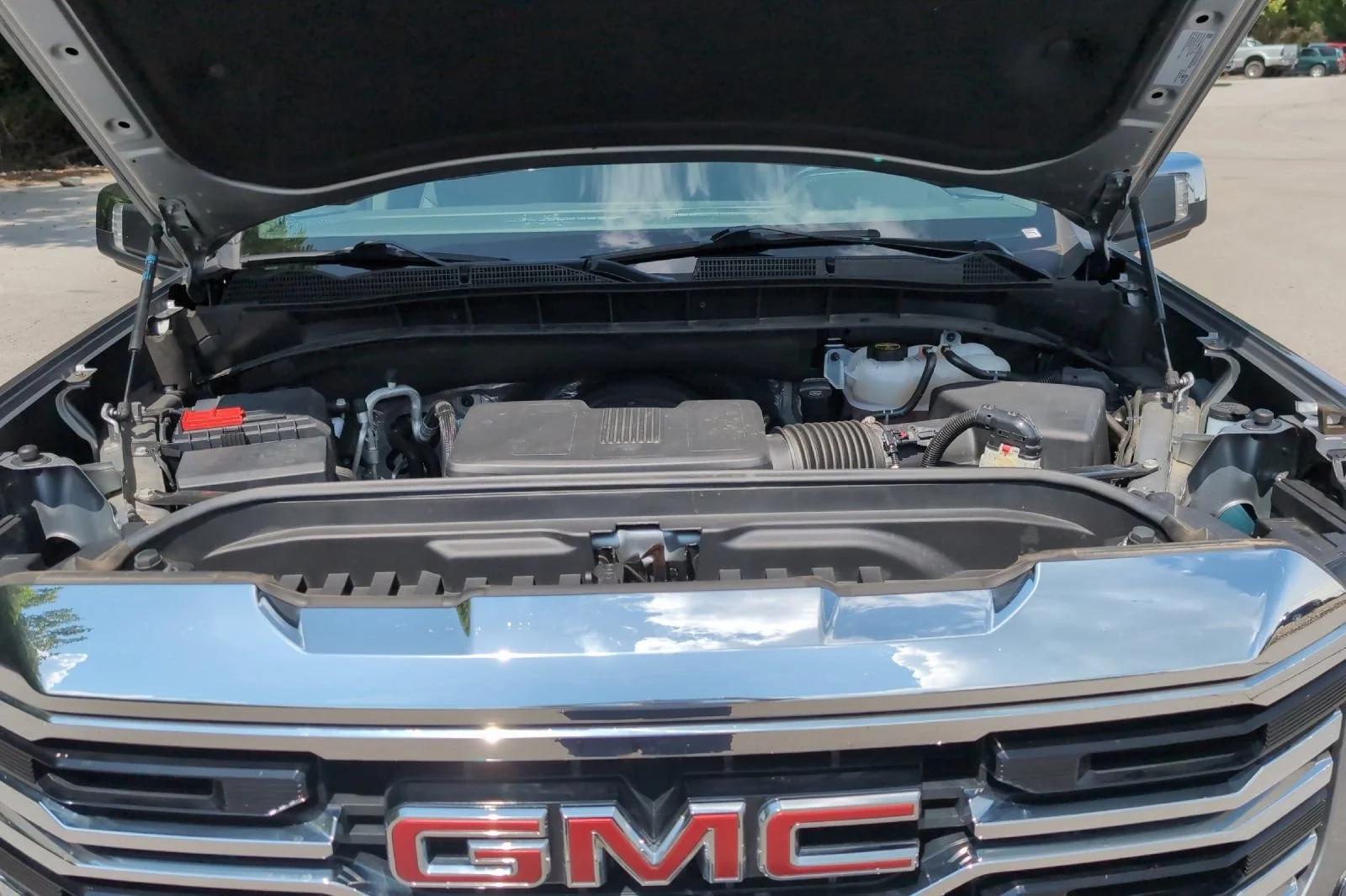 Used 2024 Sterling Metallic GMC SLT image 29