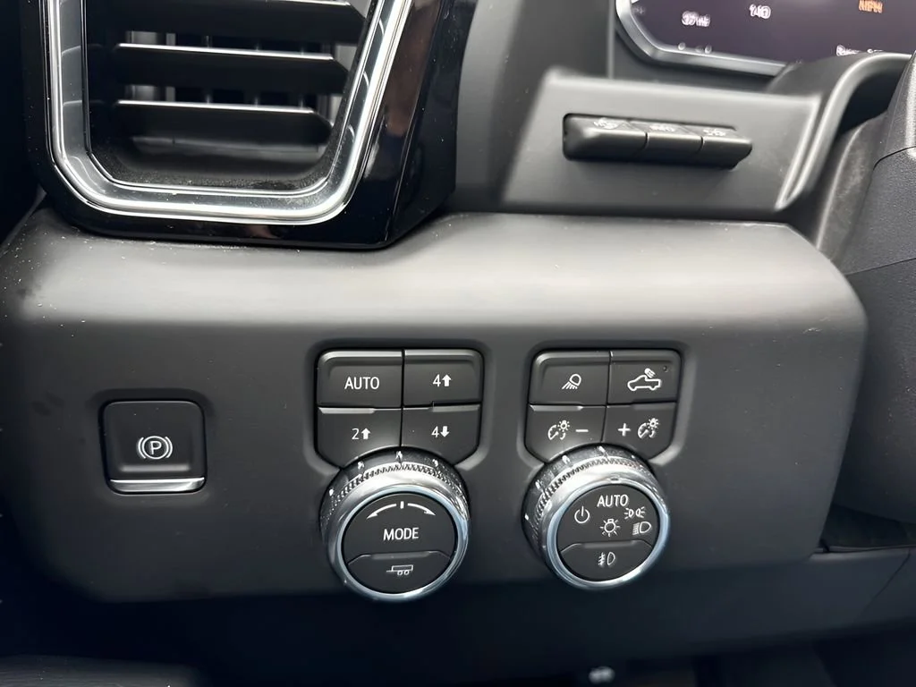 Used 2026 Onyx Black GMC Denali image 26