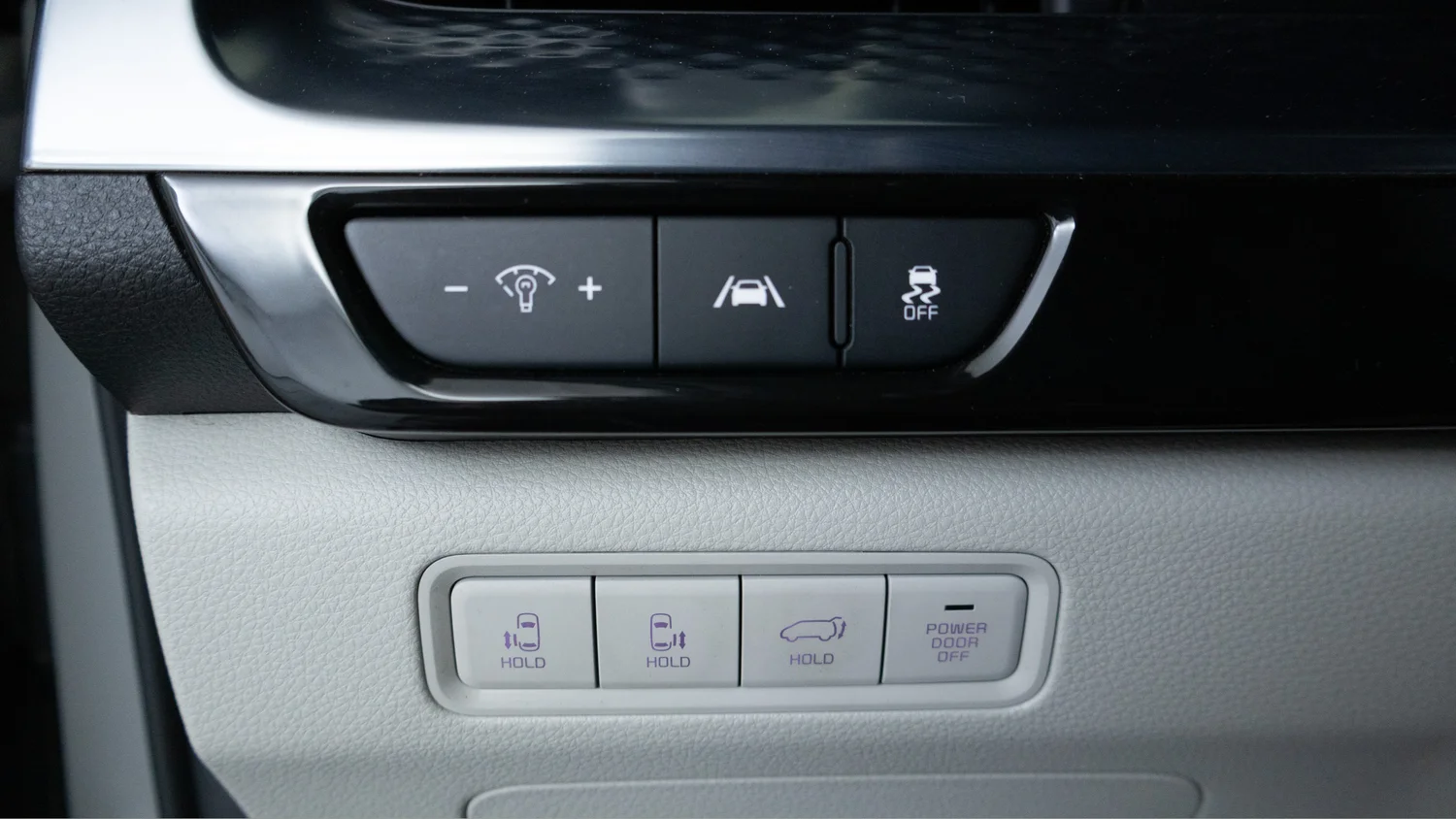 Used 2024 White Kia SX Prestige image 23