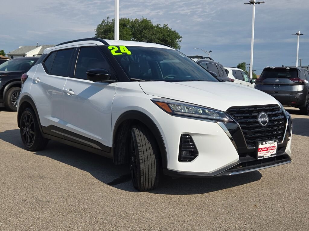 Used 2024 White Nissan SR image 3