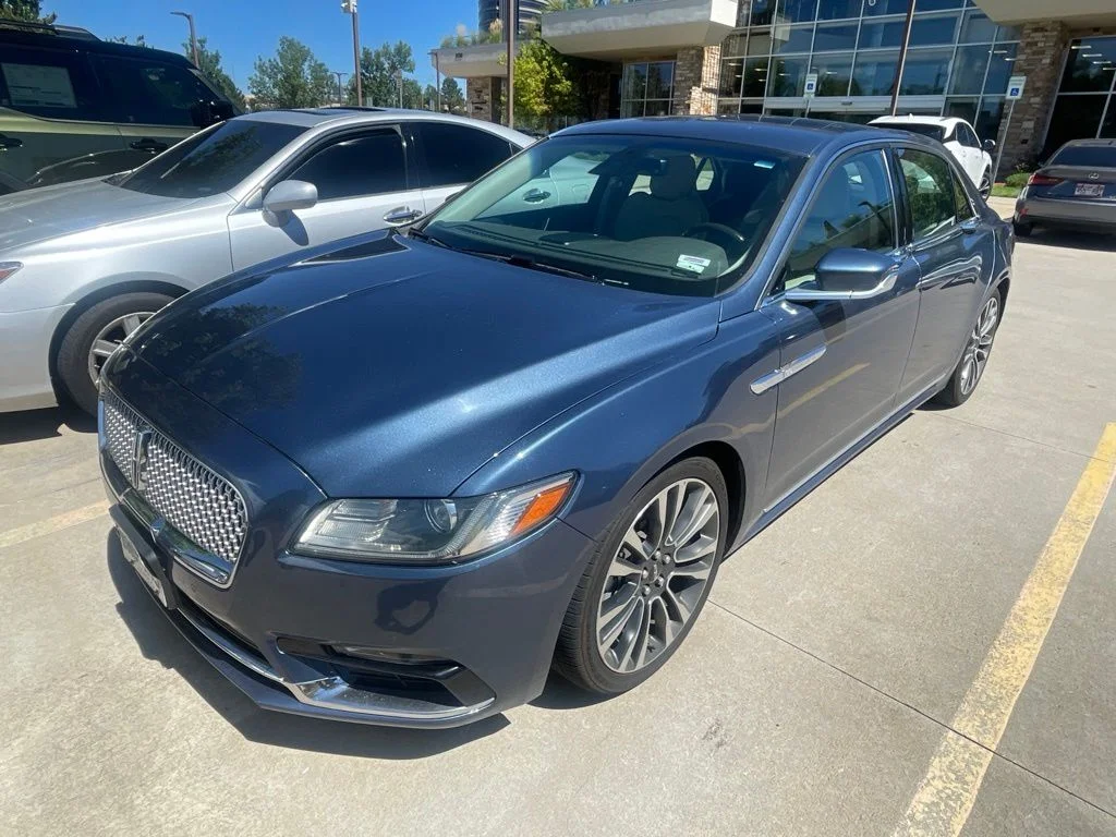 Used 2019 Blue Lincoln Select image 2