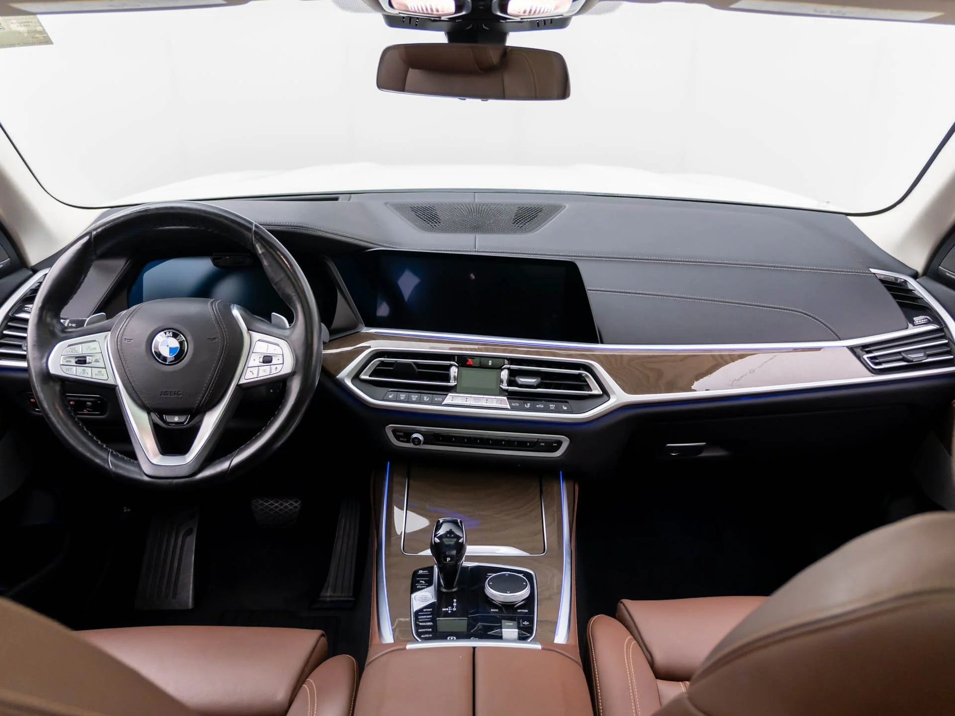 Used 2020 White BMW xDrive40i image 11