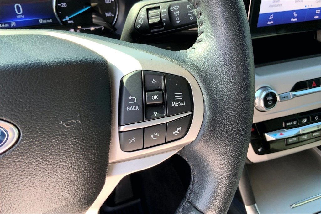 Used 2023 Black Ford XLT image 12