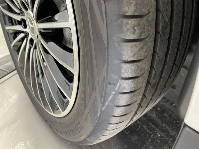 New 2027 White Mercedes-Benz GLC 300 image 11
