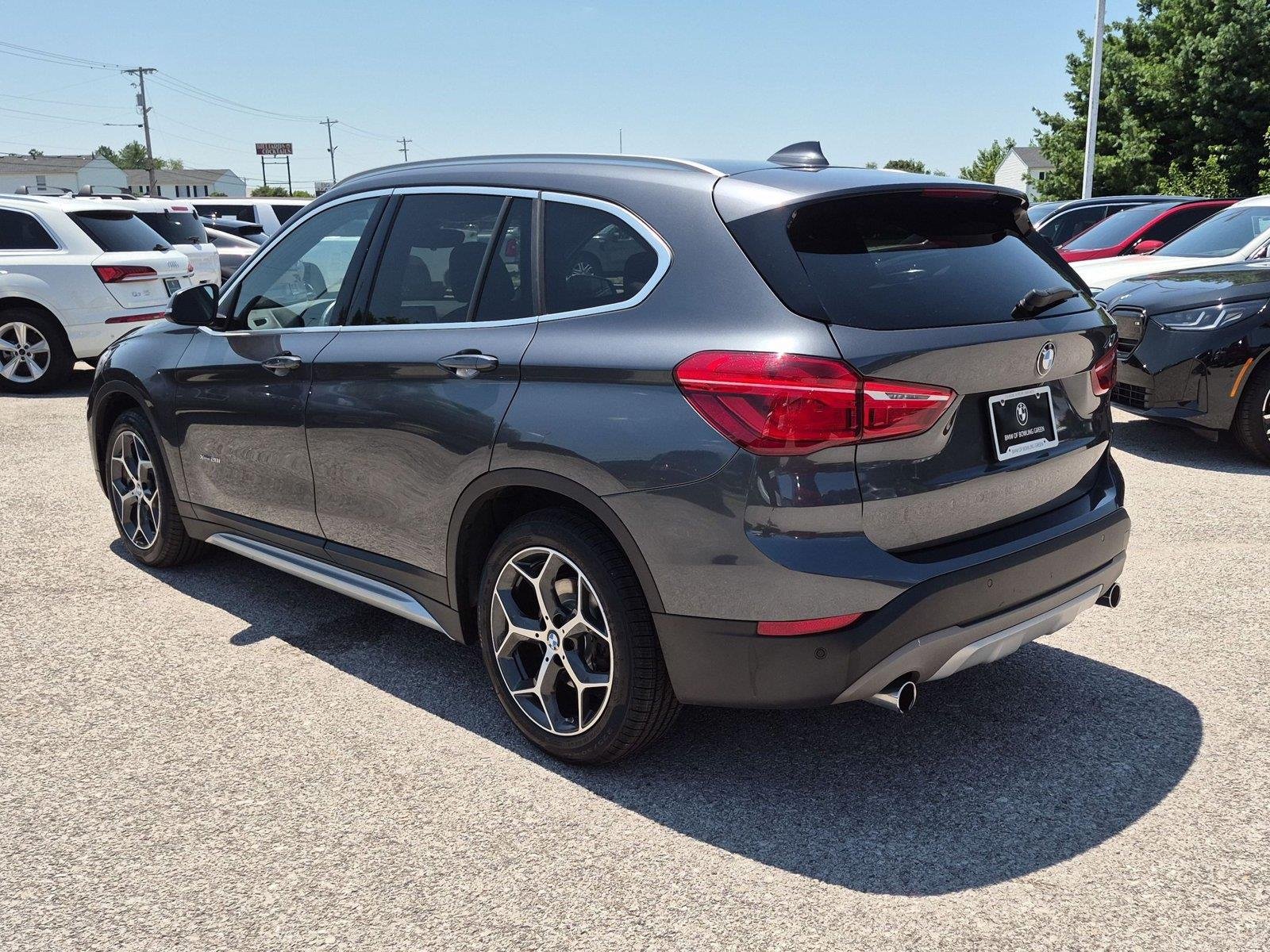 Used 2018 Mineral Gray Metallic BMW xDrive28i image 3
