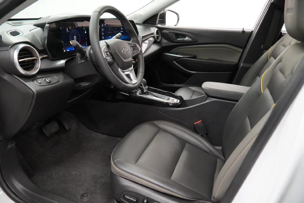 Certified Used 2024 Summit White Chevrolet ACTIV image 12