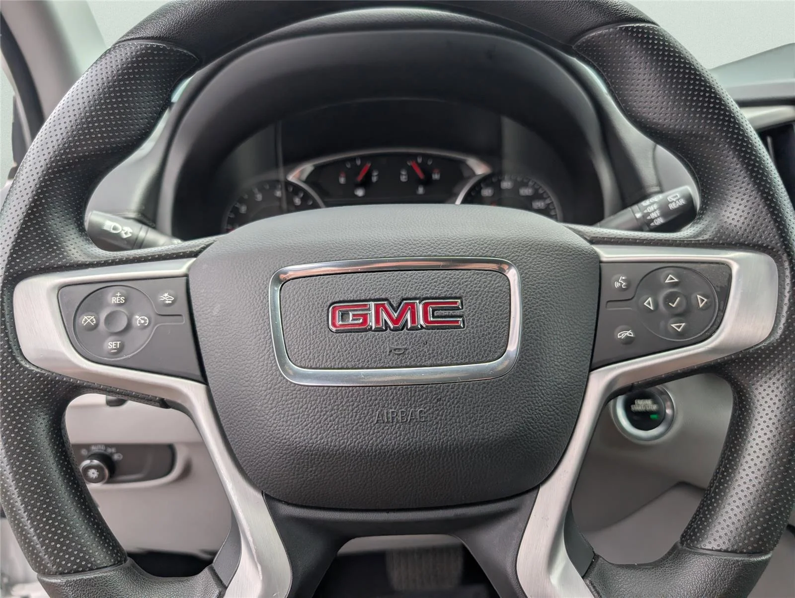 Used 2024 Summit White GMC SLE image 23