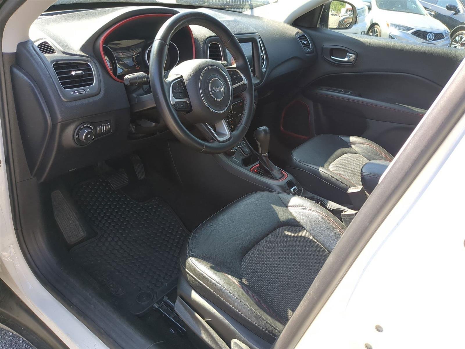 Used 2019 White Clearcoat Jeep Trailhawk image 18