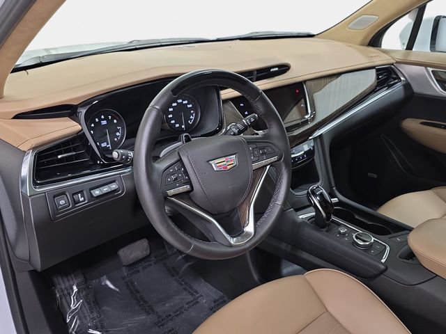 Certified Used 2025 Crystal White Tricoat Cadillac Premium Luxury image 13