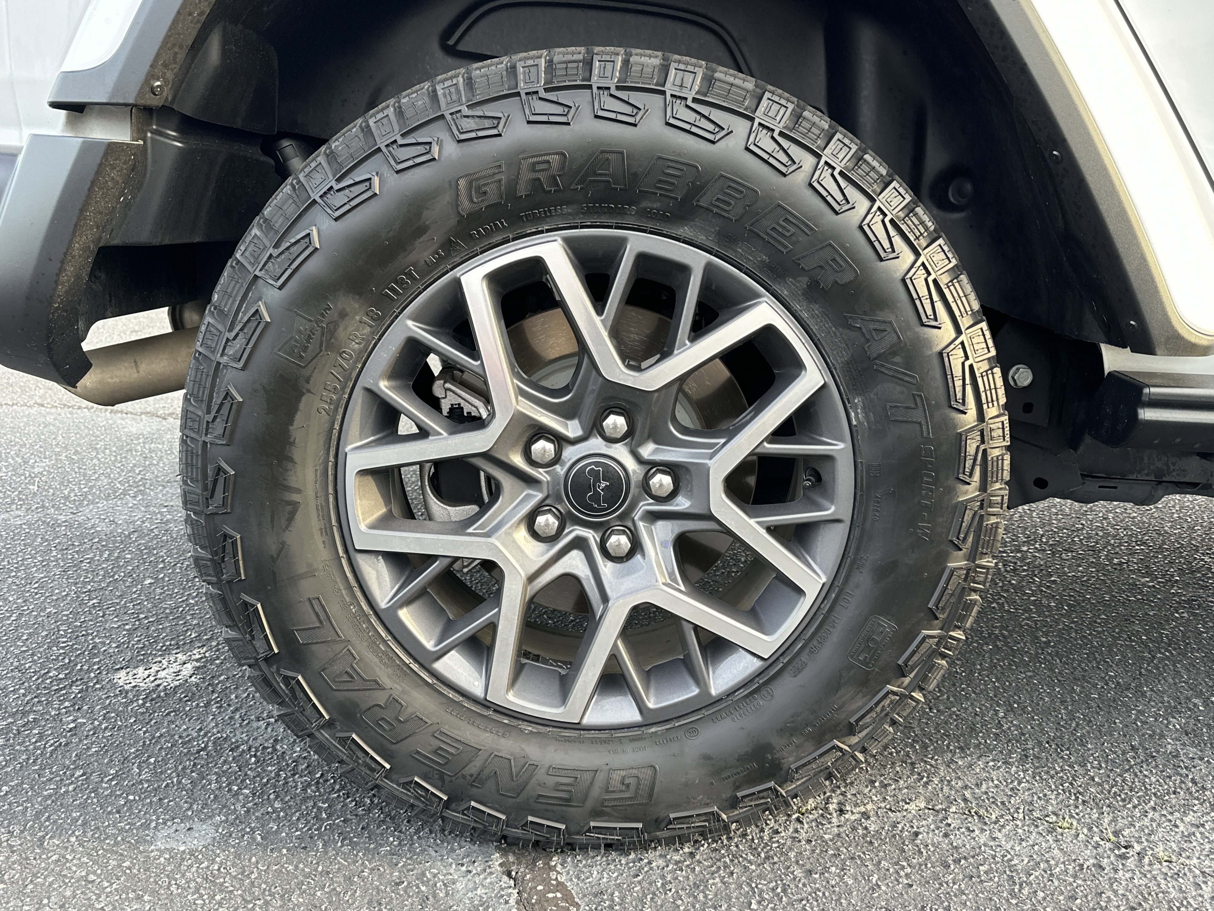 Used 2024 Bright White Clearcoat Jeep Sahara image 18