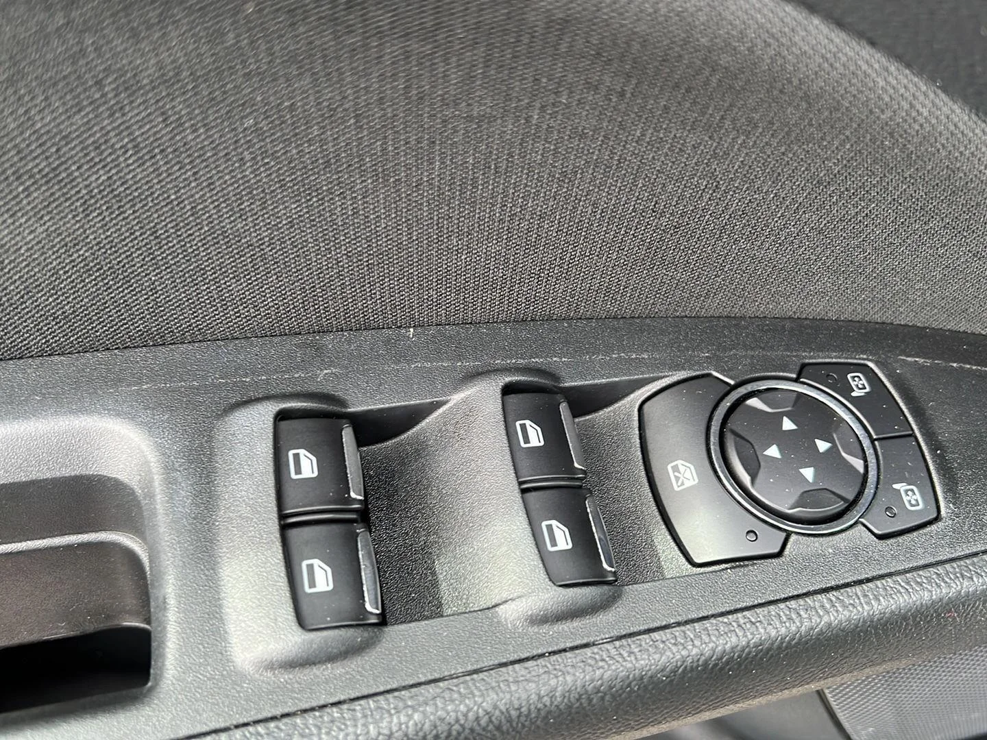 Used 2018 Shadow Black Ford SE image 5