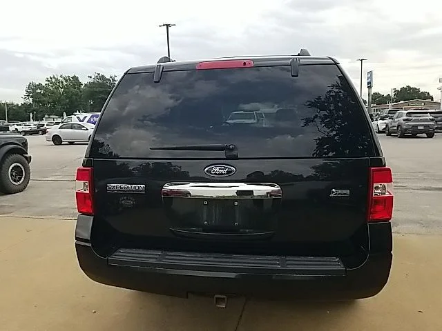 Used 2013 Black Ford Limited image 29