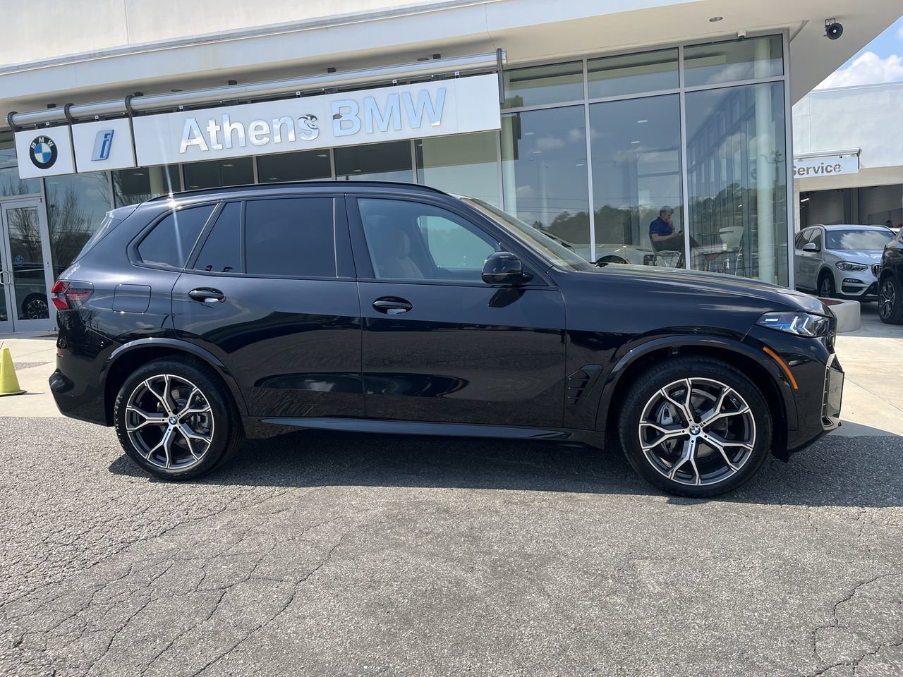 Used 2026 Black Sapphire Metallic BMW xDrive40i image 9